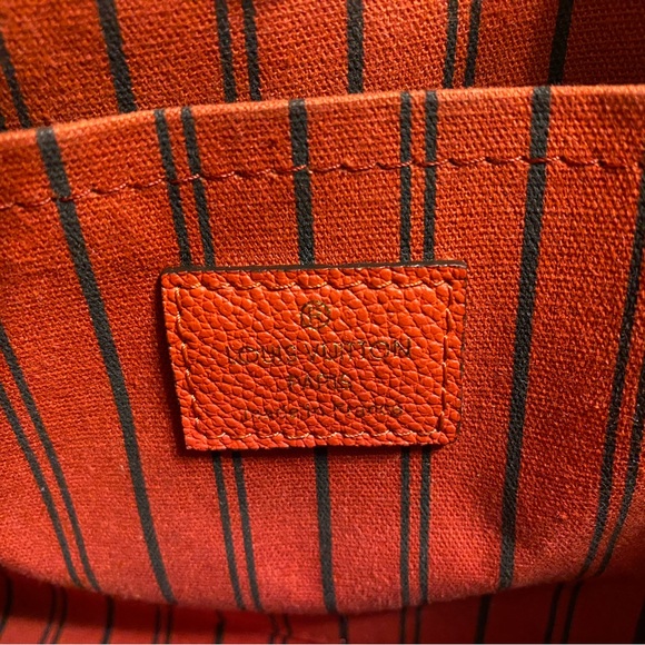 Louis Vuitton Red Tote - Picture 4 of 11